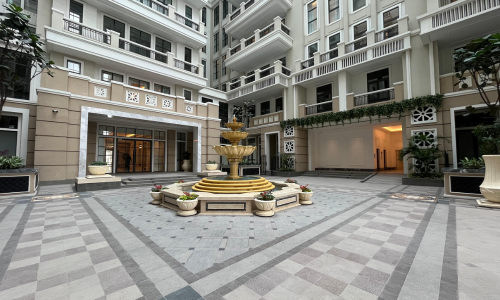 Climate-controlled courtyard at le parc premium apartment